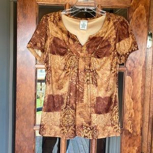 Ransom short sleeve amber shirt. Size-Large. Great shirt for summer! 💕